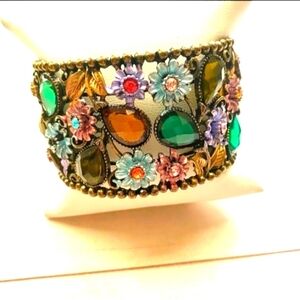 Beautiful Womans Wearable Art  &‎ Vintage   Flower  & Gems  Cuff  Bracelet